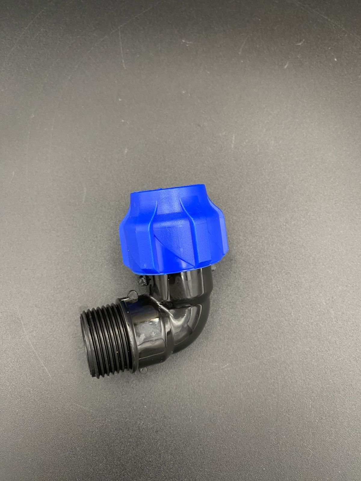 Отвод компрессионный 90 гр. ПНД НР 20х3/4", VALFEX