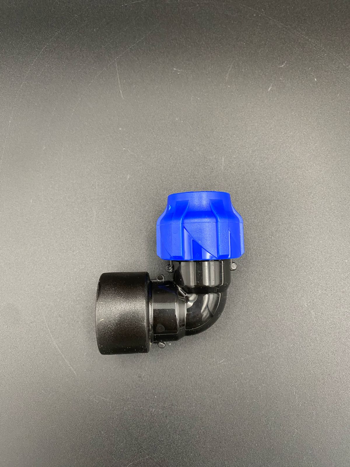 Отвод компрессионный 90 гр. ПНД ВР 20х3/4", VALFEX