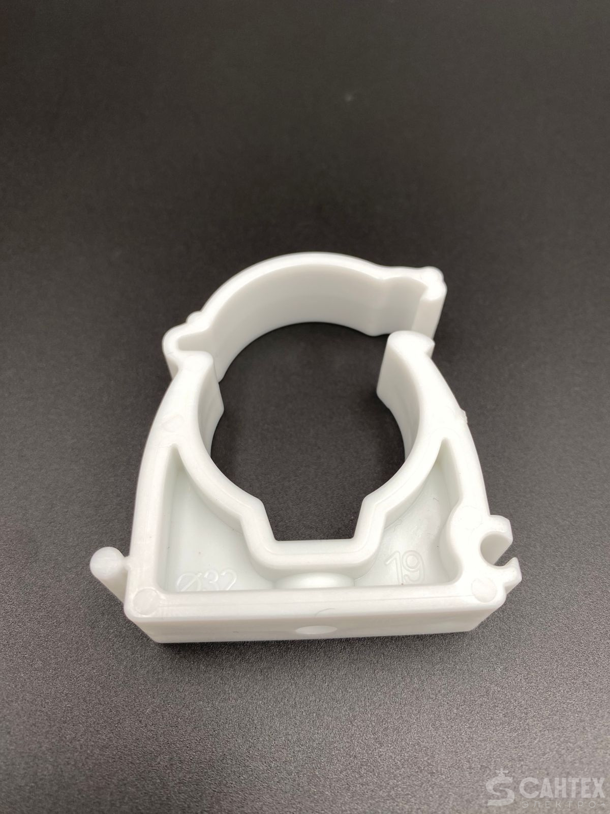 Крепление для труб (с защелкой) 32мм, VALFEX, арт.10160032