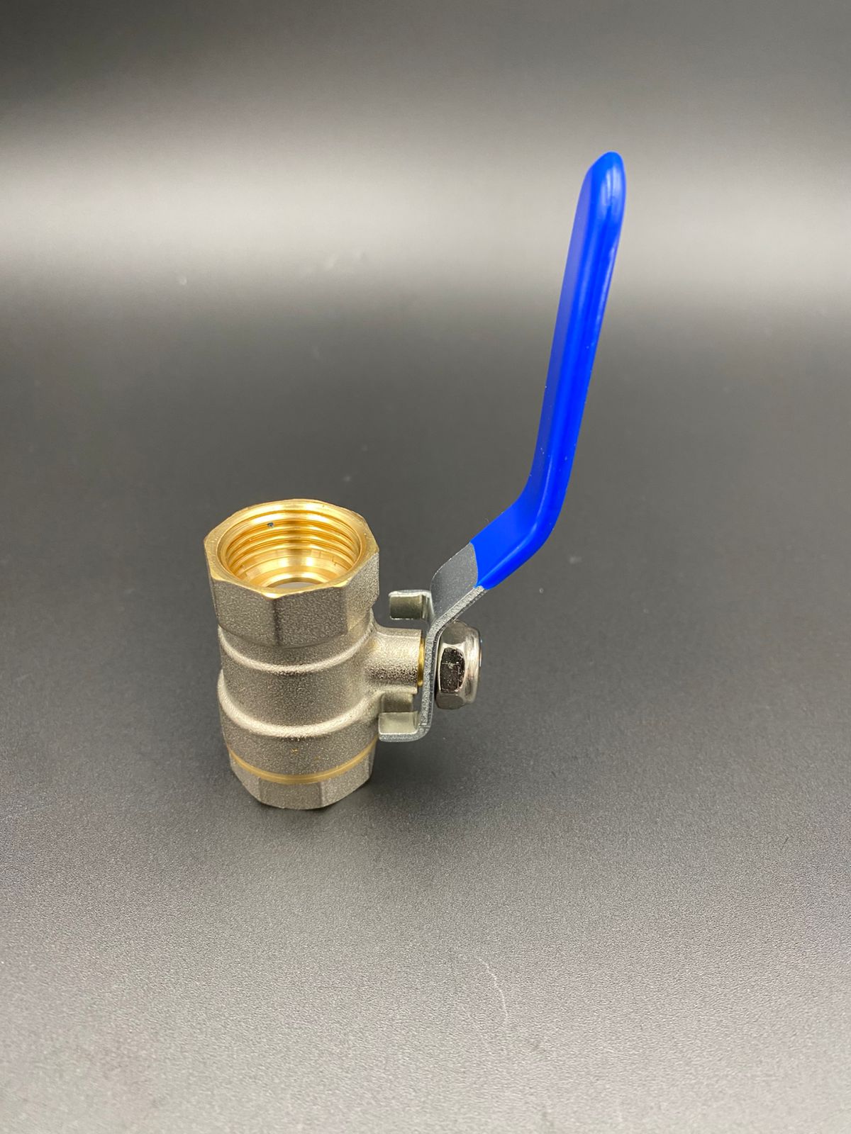 Кран шаровой эконом прямой 1/2" Г/Г TIM арт.V02FF-2