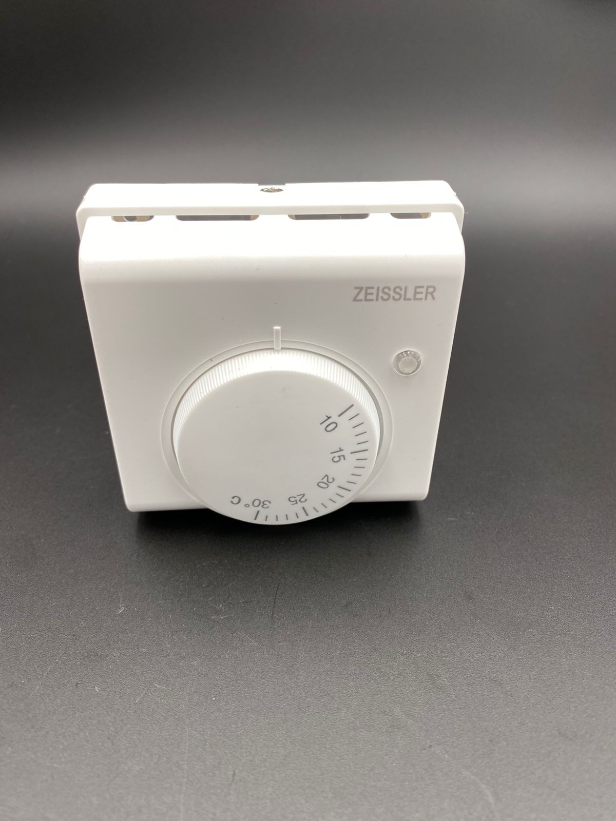 Термостат комнатный для теплого пола 220В/3А ZEISSLER арт.M5.813