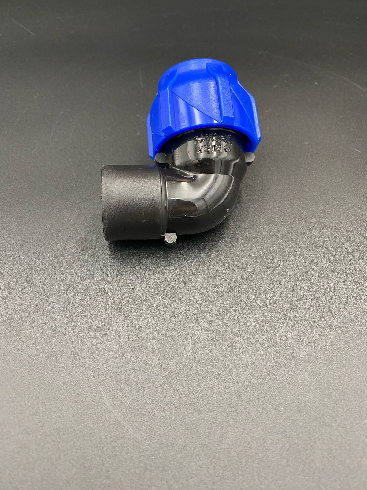 Отвод компрессионный 90 гр. ПНД ВР 25х1/2", VALFEX