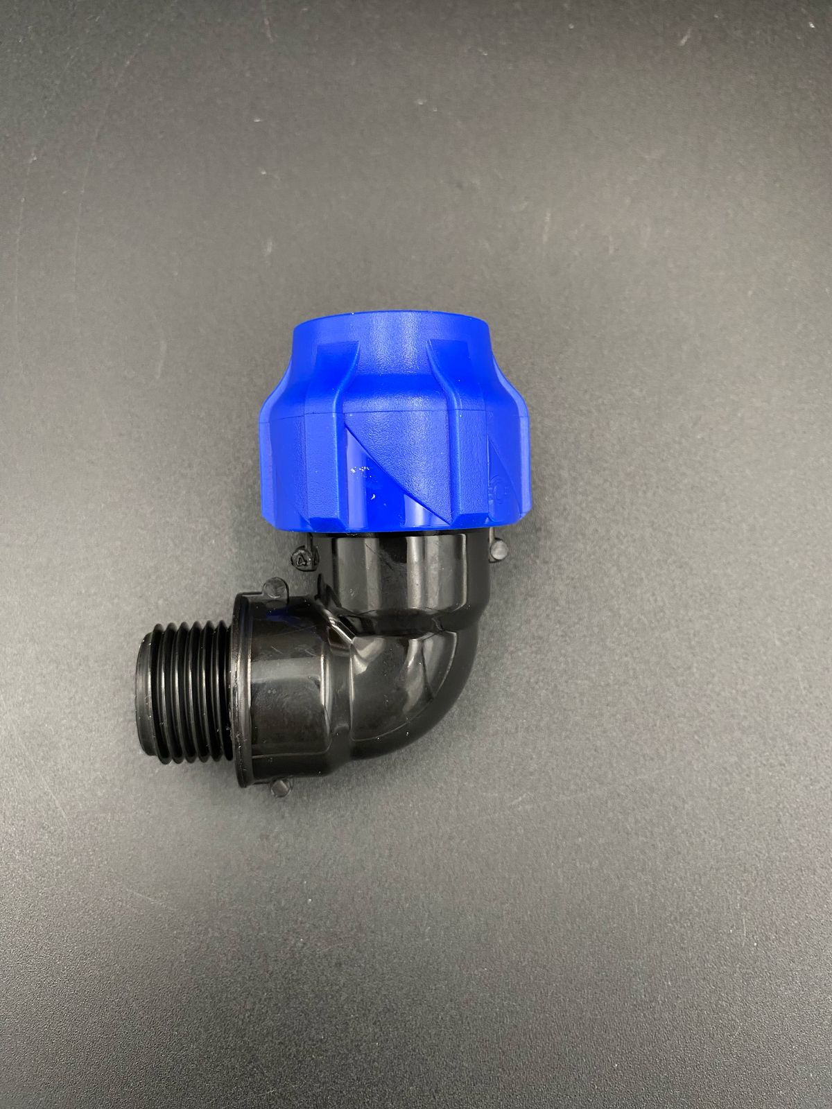 Отвод компрессионный 90 гр. ПНД НР 20х1/2", VALFEX