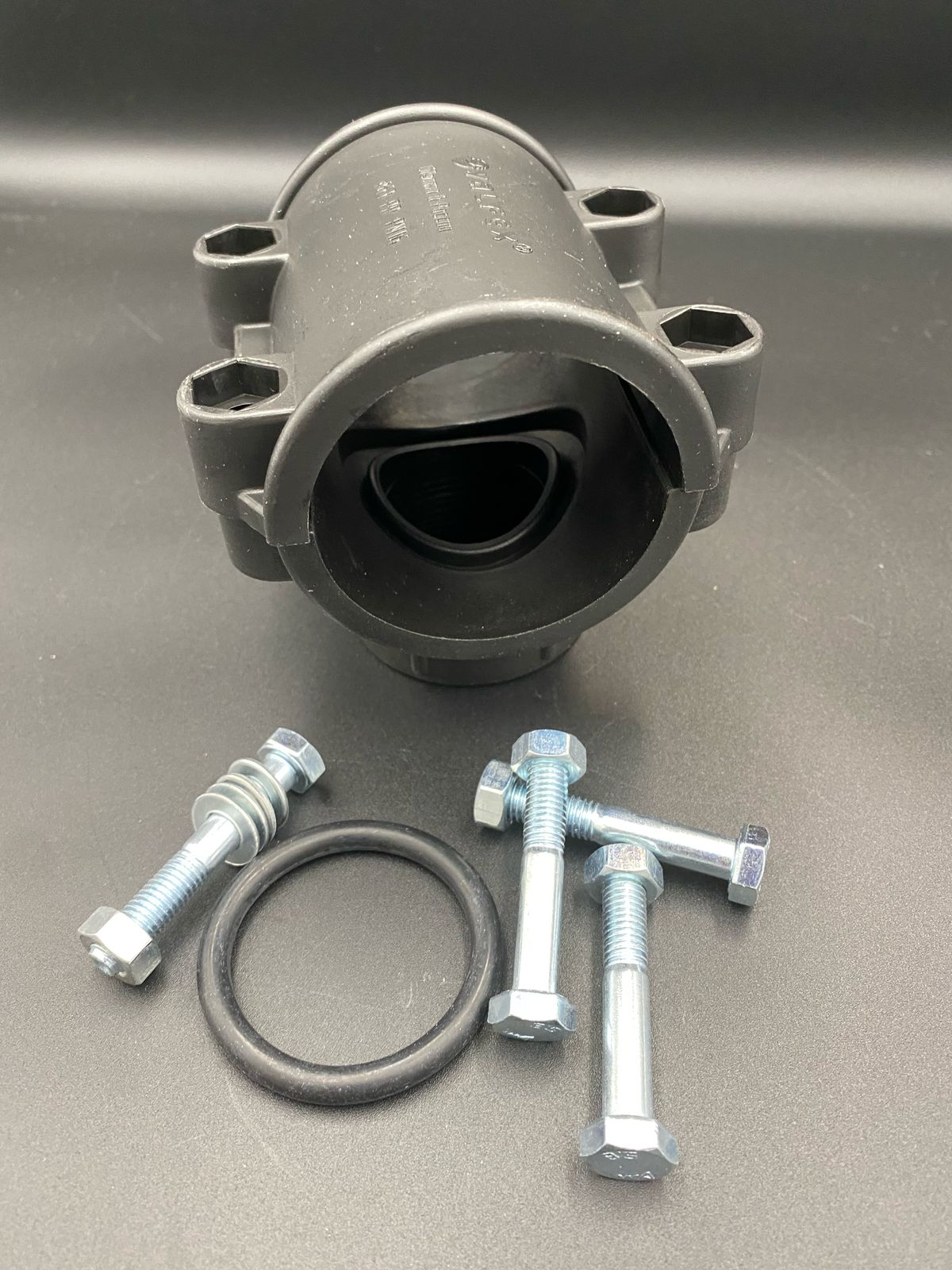 Седелка болтовая 63x11/2" ПНД черный VALFEX