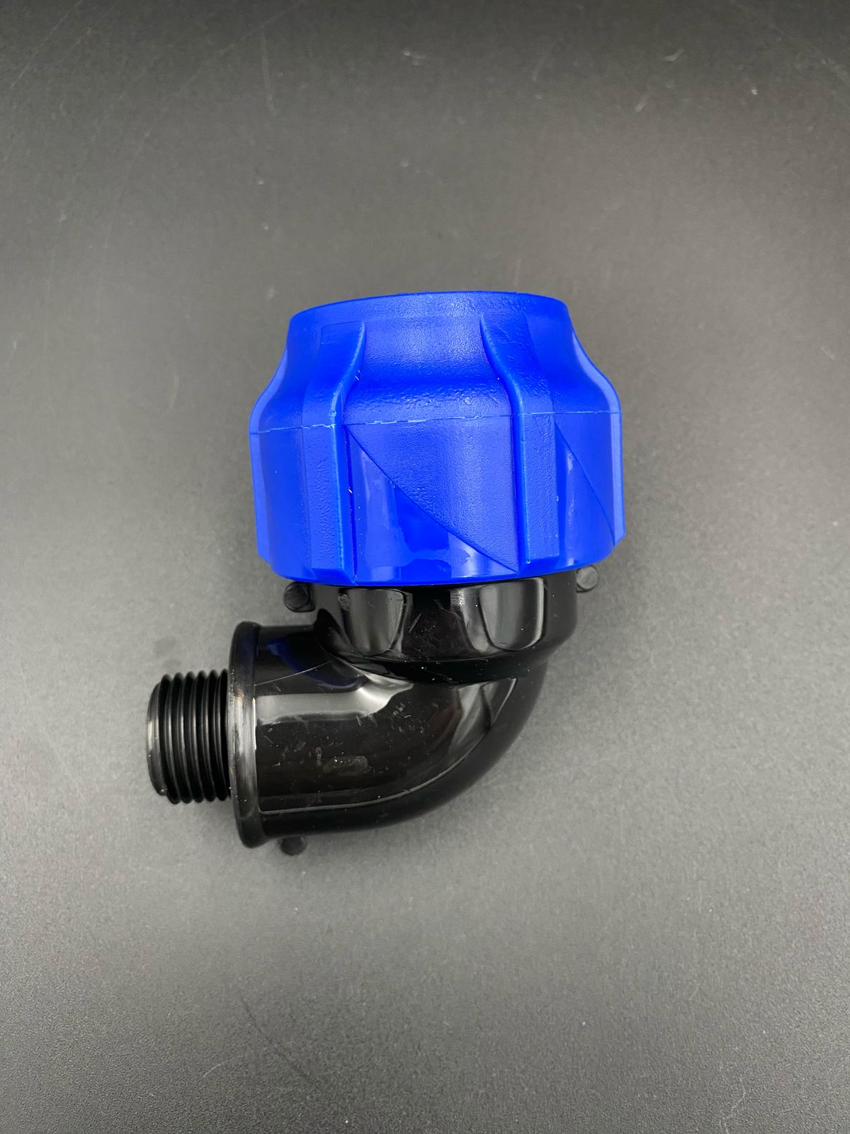 Отвод компрессионный 90 гр. ПНД НР 32х1/2", VALFEX