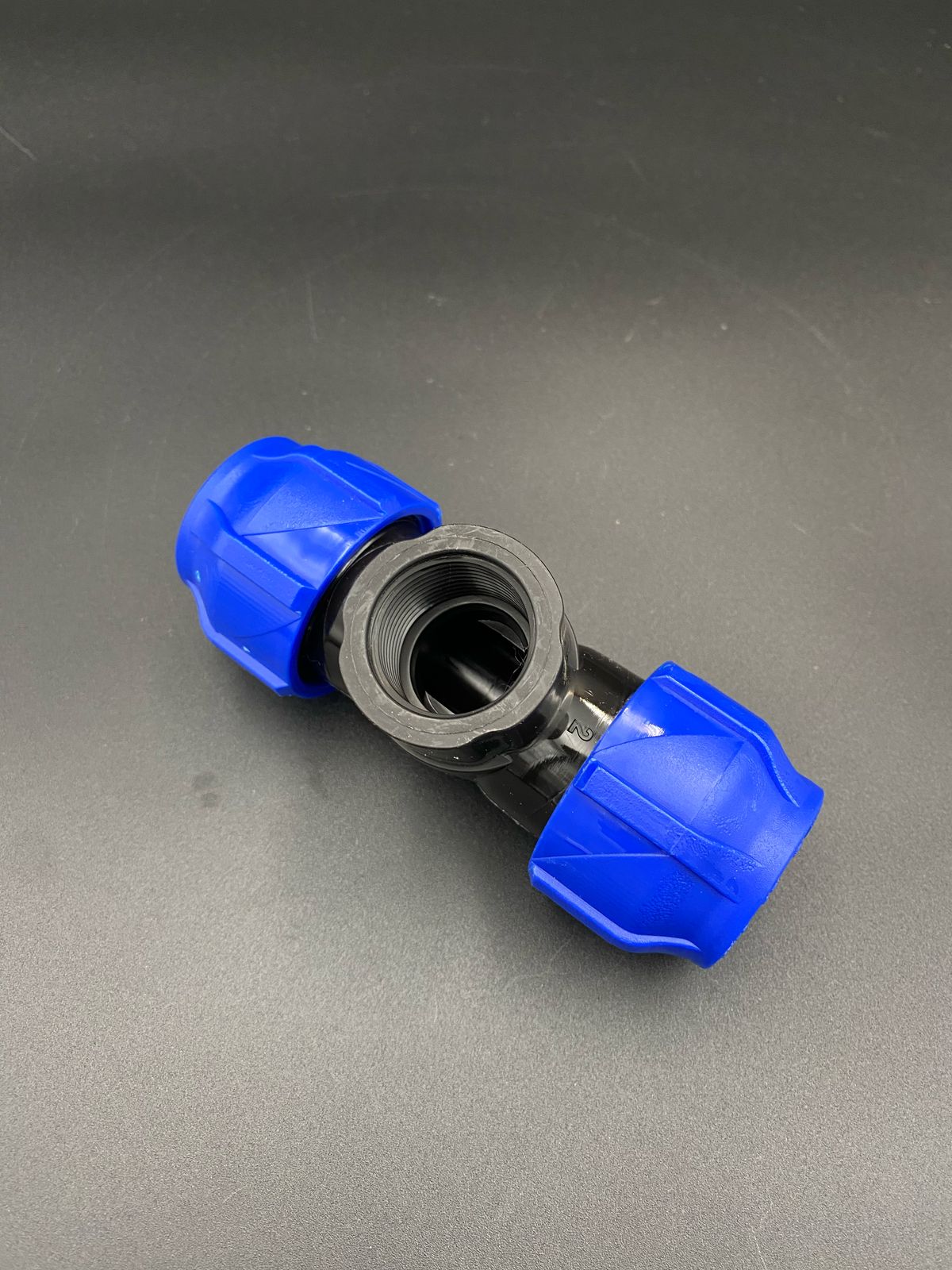 Тройник компрессионный переходной ПНД с ВР 25x3/4"x25 VALFEX