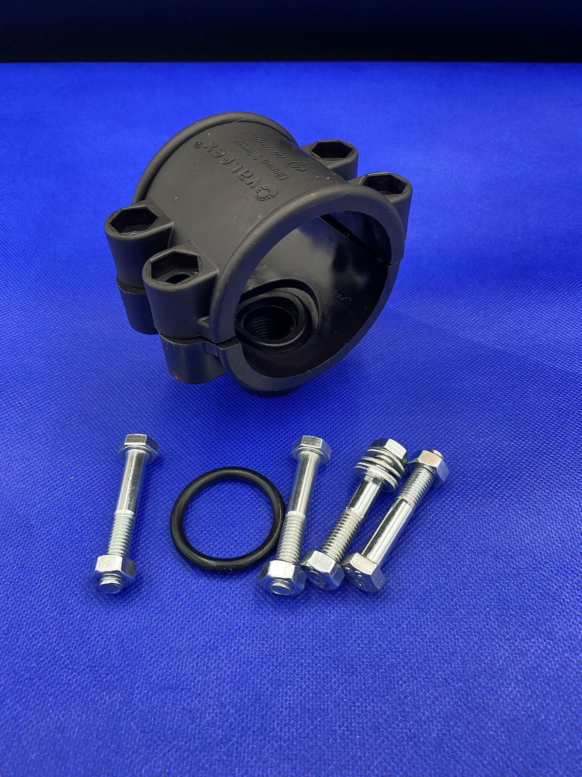 Седелка болтовая 63x3/4" ПНД черный VALFEX