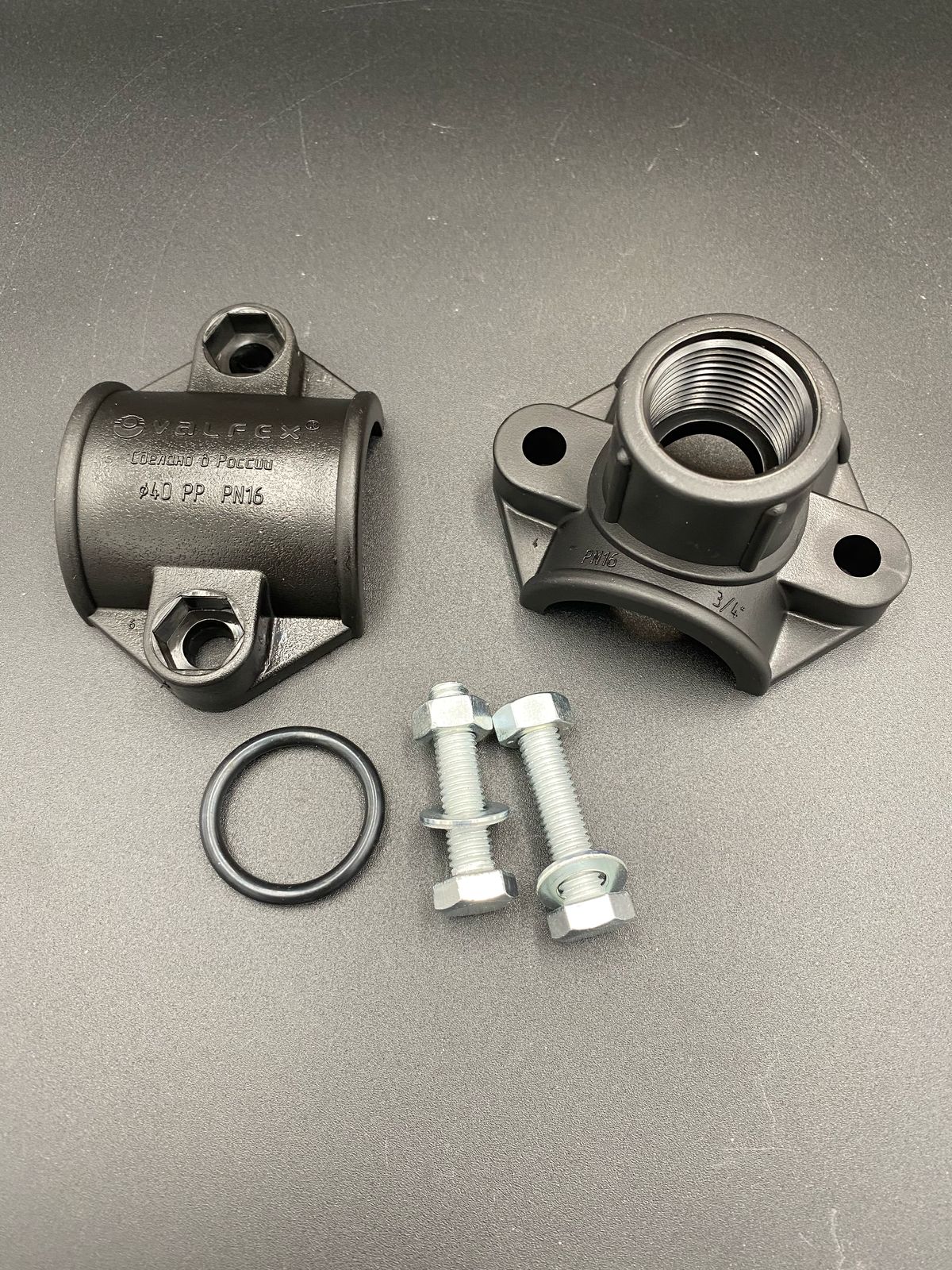 Седелка болтовая 40x3/4" ПНД черный VALFEX