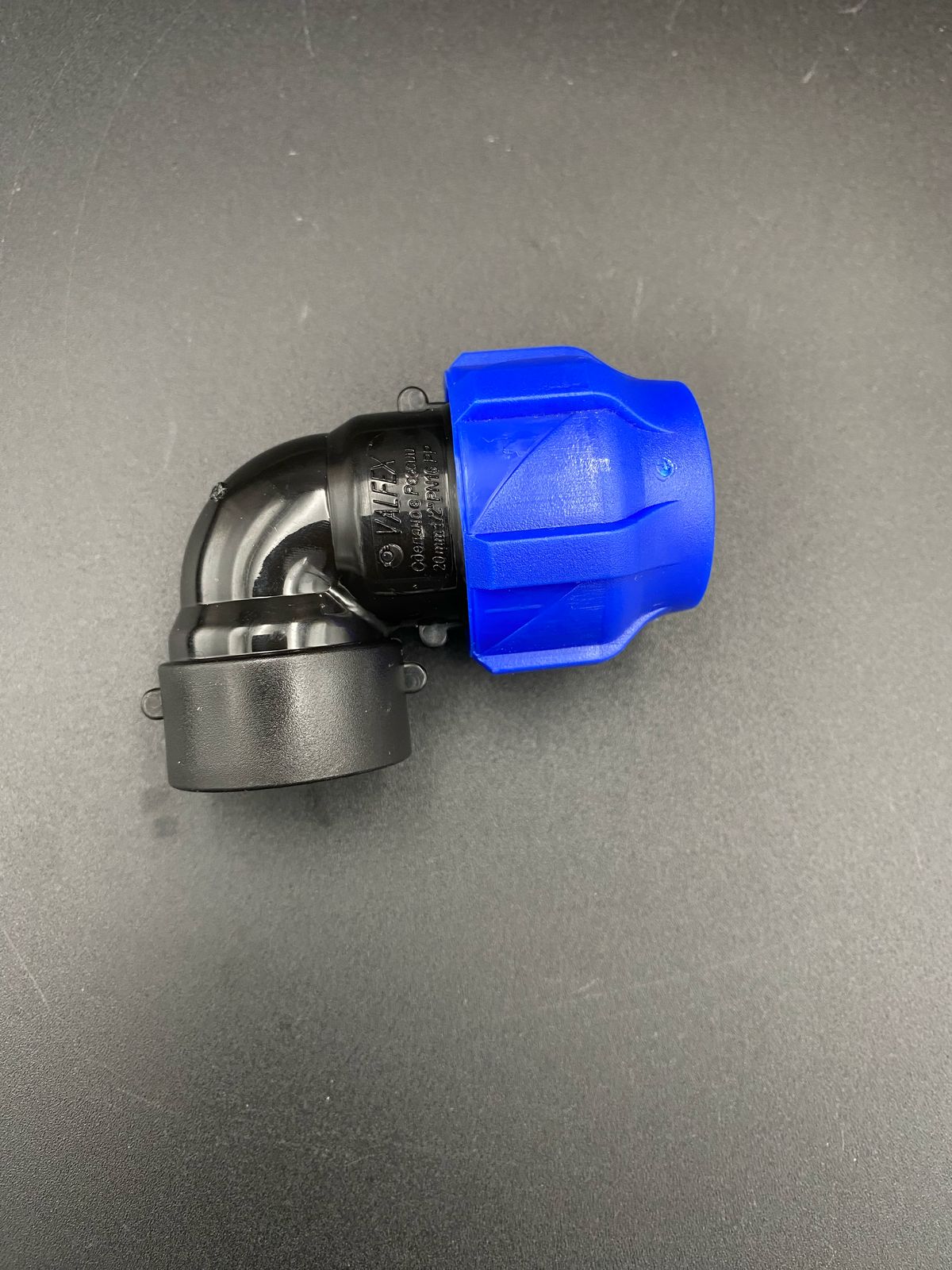 Отвод компрессионный 90 гр. ПНД ВР 20х1/2", VALFEX