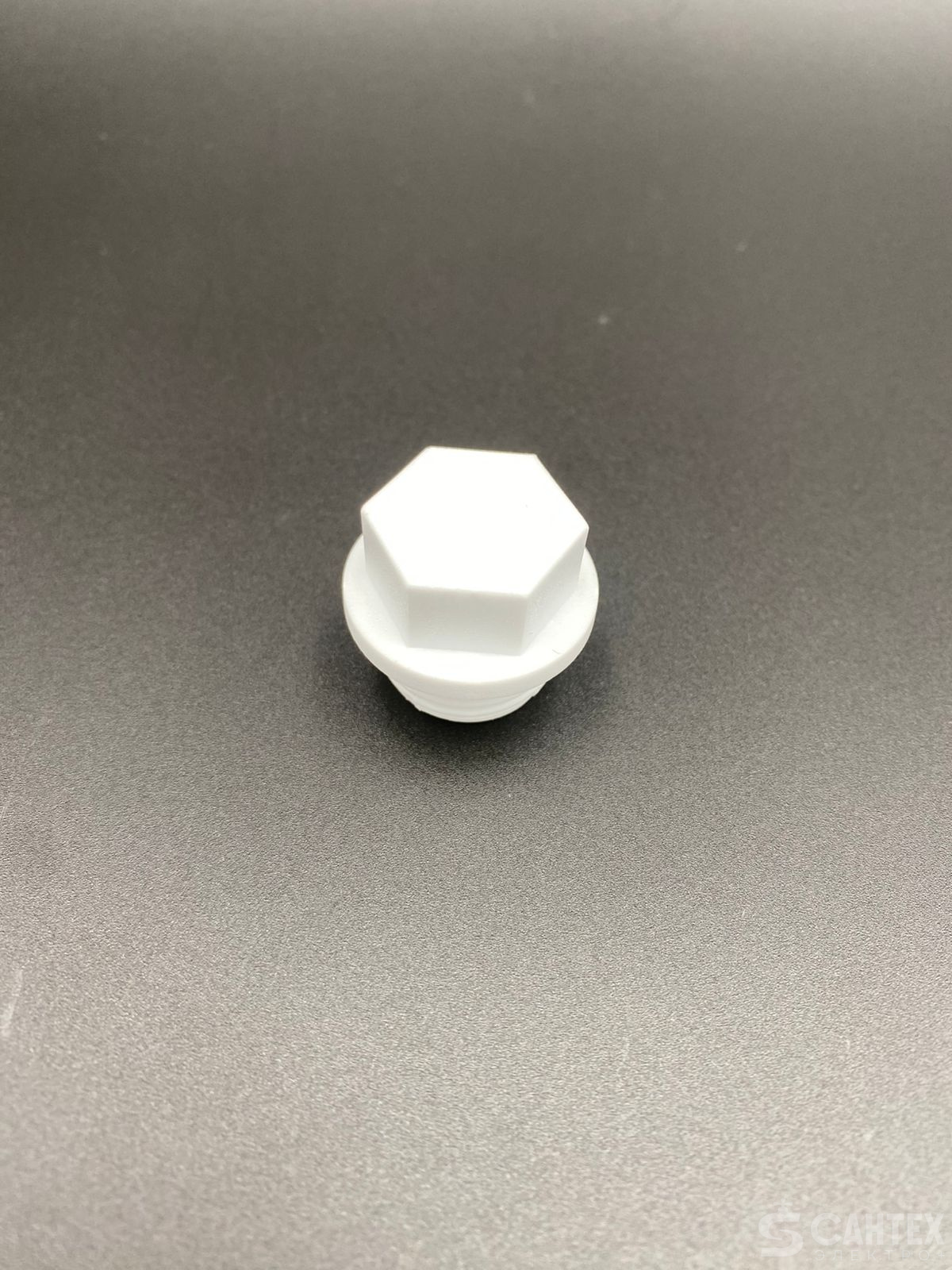 Заглушка полипропиленовая резьбовая,VALFEX PRO 20мм х1/2" белый ,арт.10163020-PRO