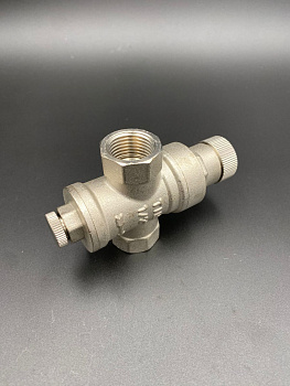 Редуктор давления 1/2" с выходом под манометр, муфтовый (ВР/ВР), TIM, арт.BL2802A