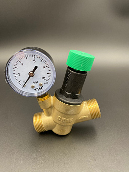 Редуктор снижение давления с манометром 3/4"НРх1/2"ВР TIM ,арт.BL6823A